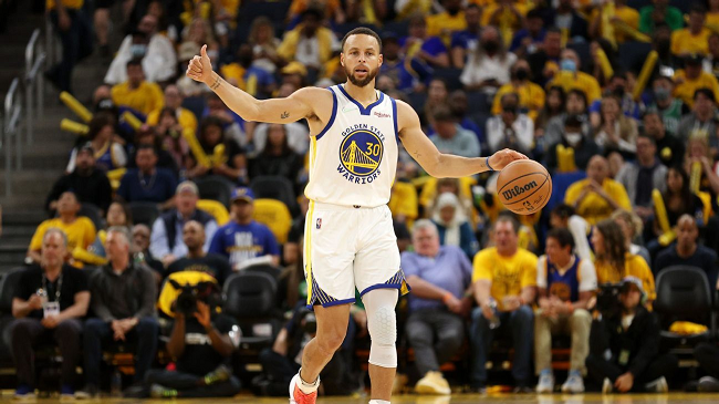 Curry Drains 100-Foot Pregame Shot, Scores 39 in Return