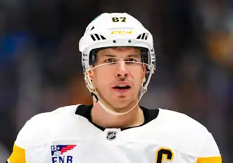 Crosby Leaves With Lower-Body Injury in Penguins’ Shootout Win Over Senators