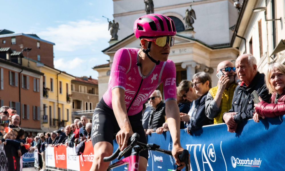 victoire sur la 2e étape et maillot jaune de leader