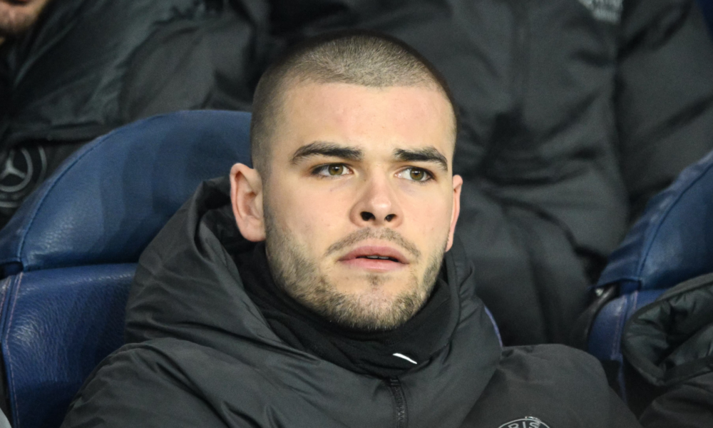 Le PSG cible un gardien international, l’avenir de Lucas Chevalier s’assombrit