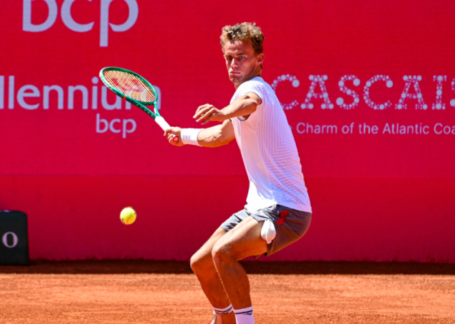 Luca Van Assche, à l’aise sur terre, sort Pablo Carreño Busta à Estoril